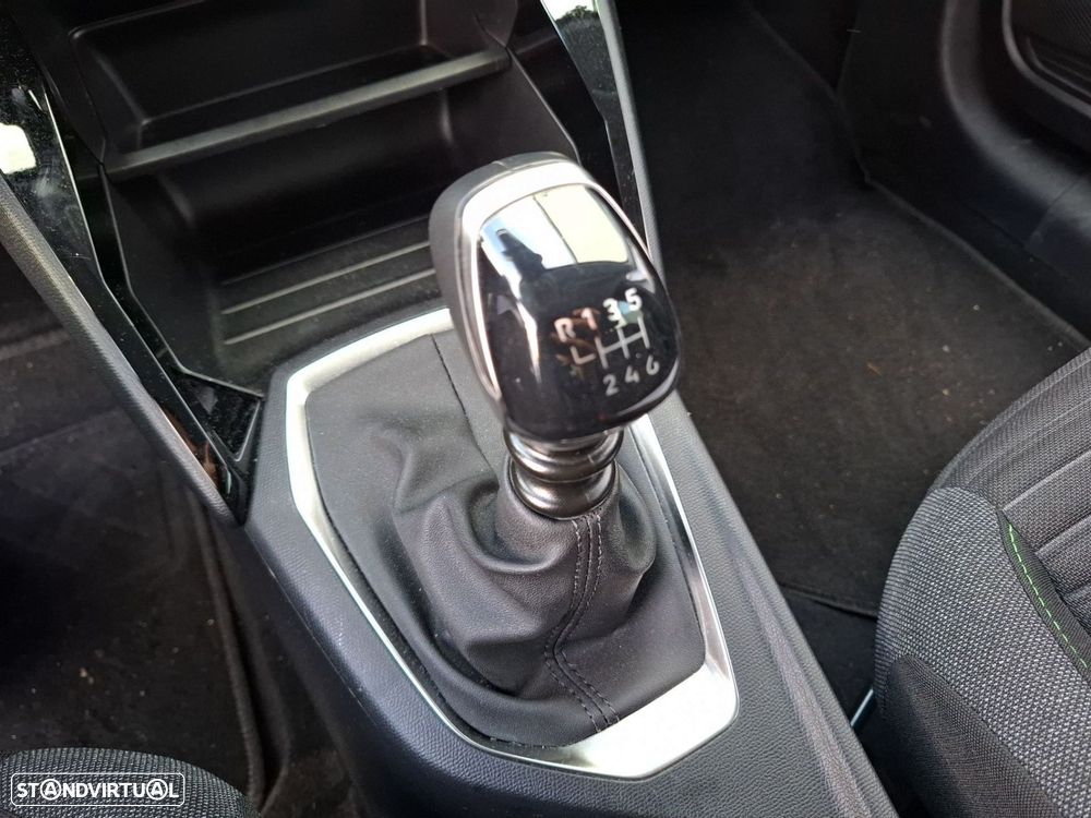 Peugeot 208 1.2 PureTech Active - 19