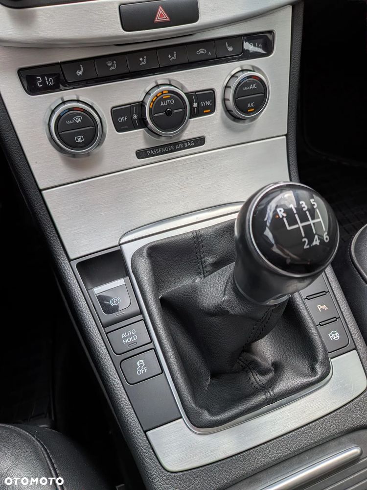 Volkswagen Passat 2.0 TDI Highline - 8