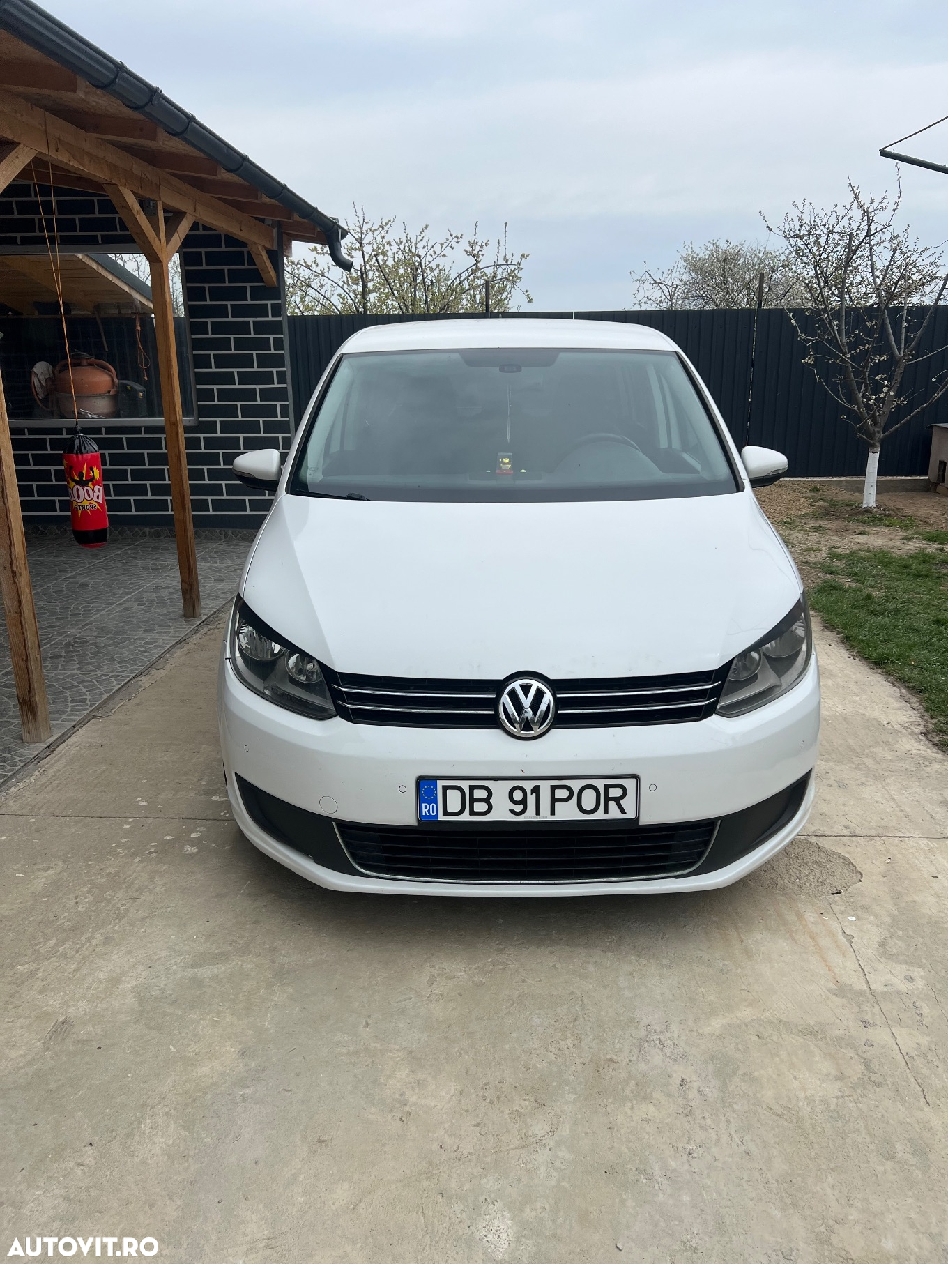 Volkswagen Touran 2.0 TDI DPF BlueMotion Technology DSG Comfortline - 2