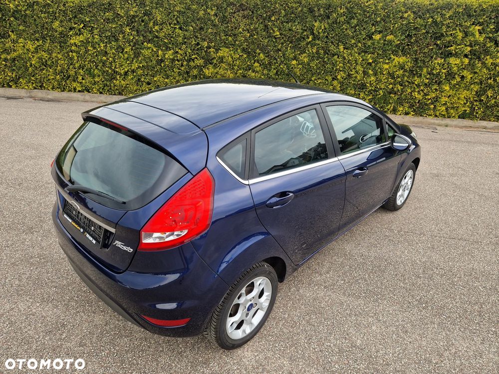 Ford Fiesta 1.4 Autom Titanium - 11