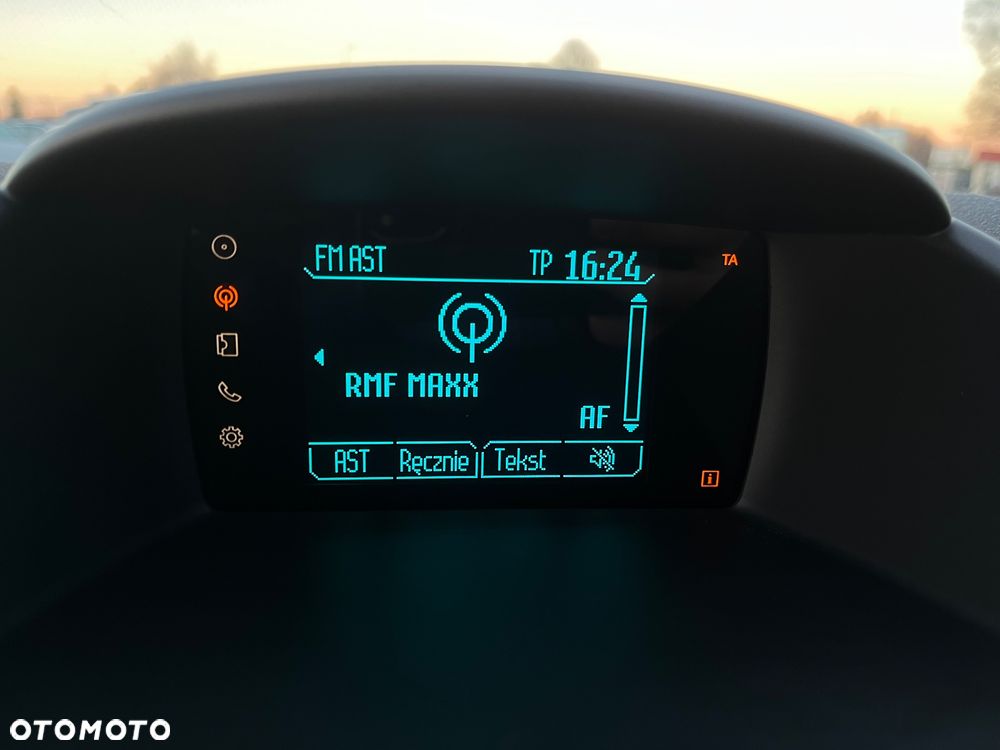 Ford Fiesta 1.0 EcoBoost Start-Stop Champions Edition - 14