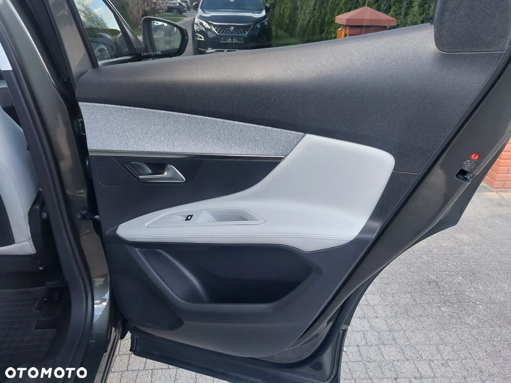 Peugeot 3008 BlueHDi 120 Stop & Start Allure - 23