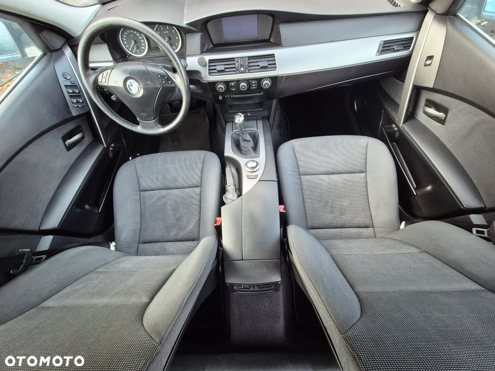 BMW Seria 5 520i - 6