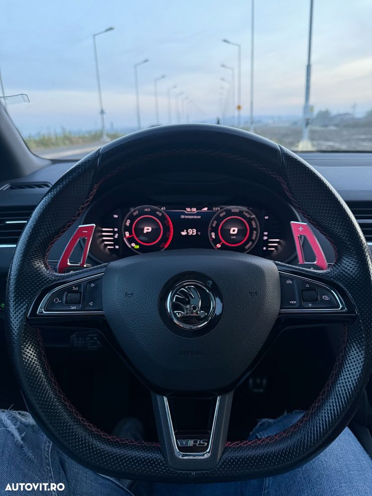 Skoda Octavia 2.0 TDI DSG 4X4 RS - 25