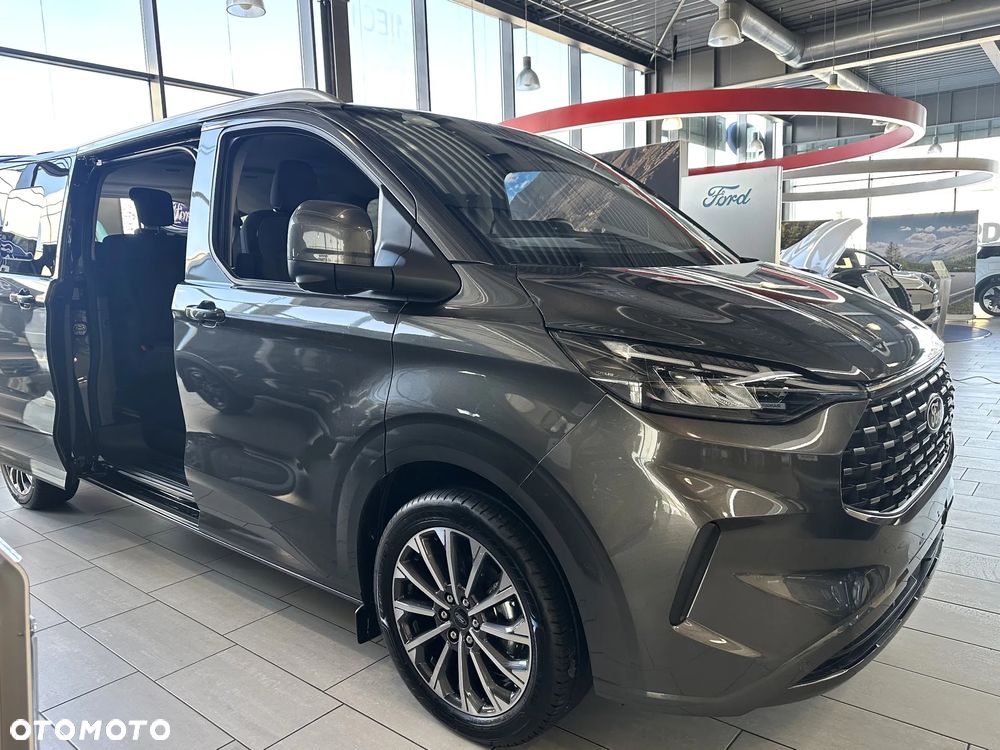 Ford Tourneo Custom - 1