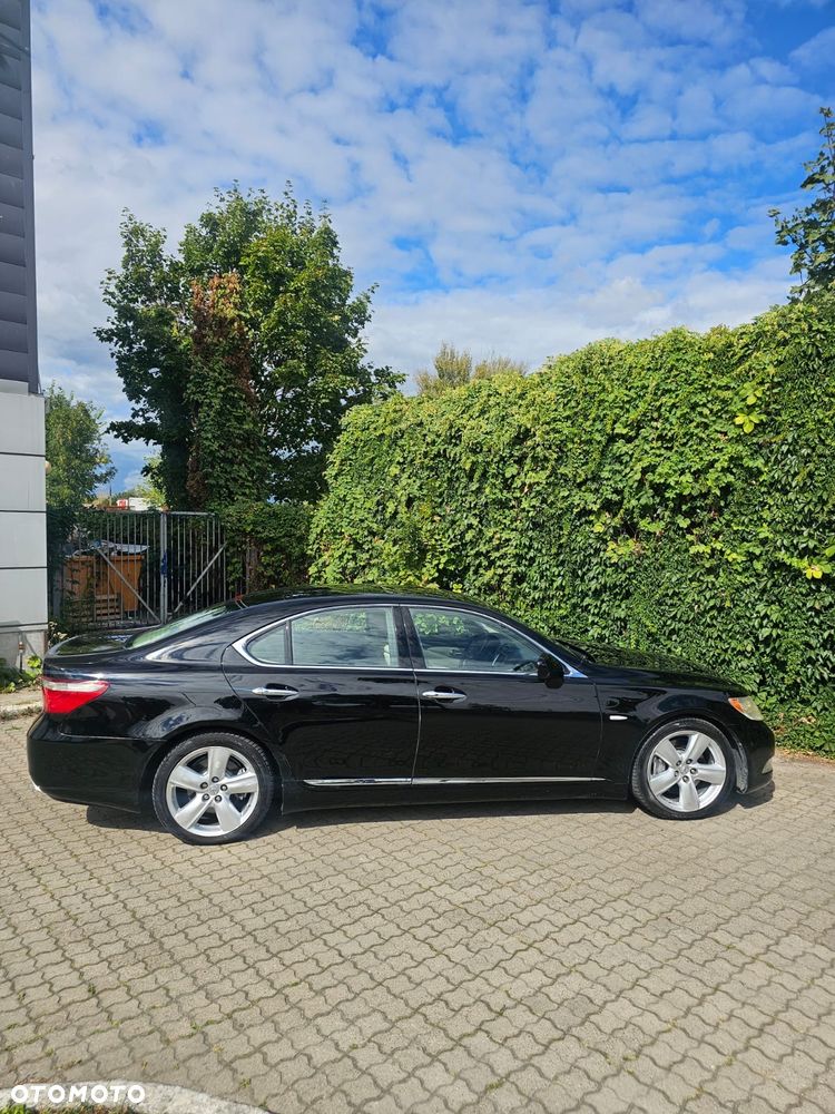 Lexus LS 460 Dynamic Line + Impression Line - 27