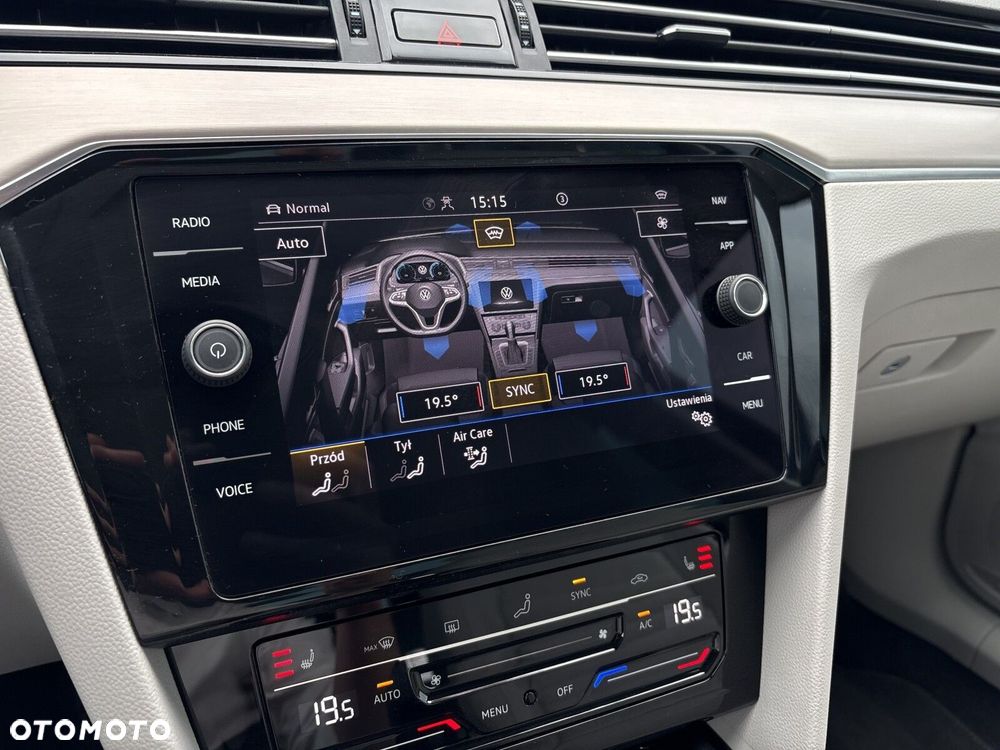 Volkswagen Passat 2.0 TDI Elegance DSG - 24