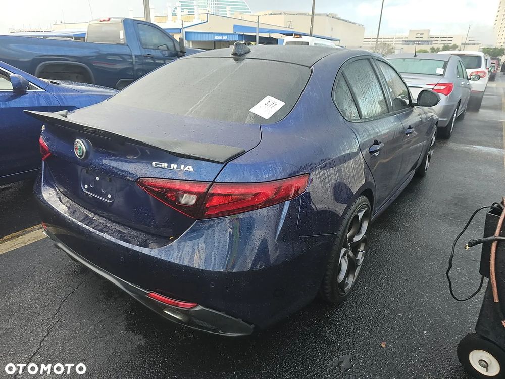 Alfa Romeo Giulia - 4