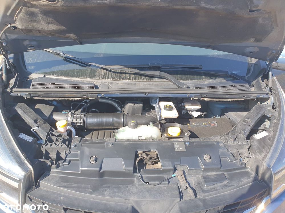 Renault Trafic 2.0 dCi EDC - 10