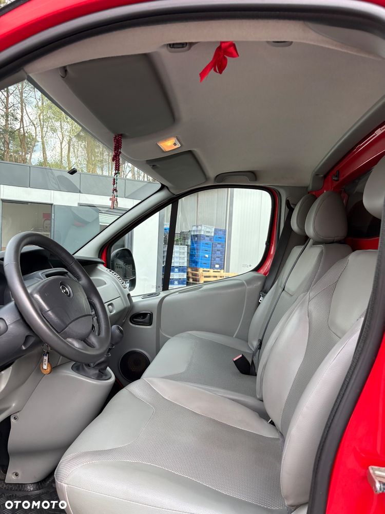 Opel Vivaro L1H1 2.7t - 12