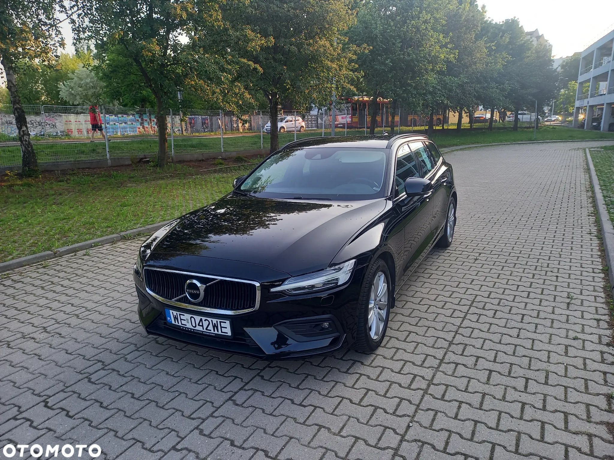 Volvo V60 D4 Momentum - 1