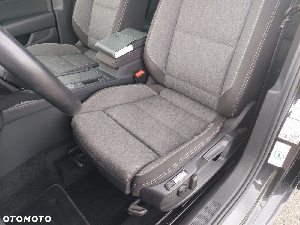 Volkswagen Passat 2.0 TDI SCR DSG Elegance - 17