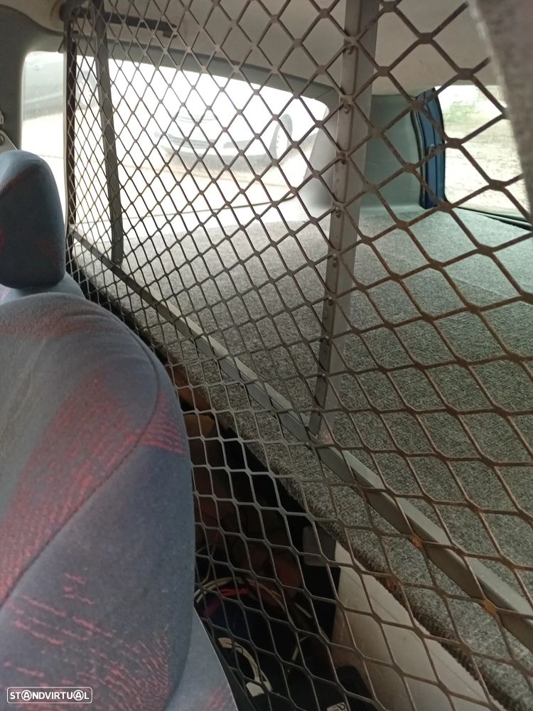 Renault Clio 1.9 D RXE - 4