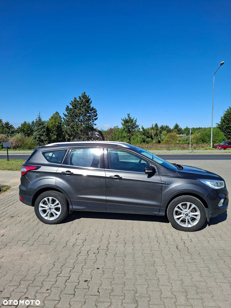 Ford Kuga 1.5 EcoBoost 2x4 Titanium - 4