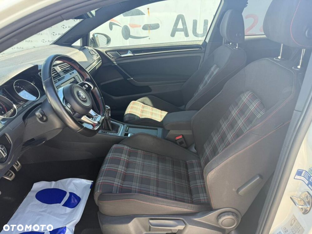 Volkswagen Golf GTI Performance BlueMotion Technology - 12
