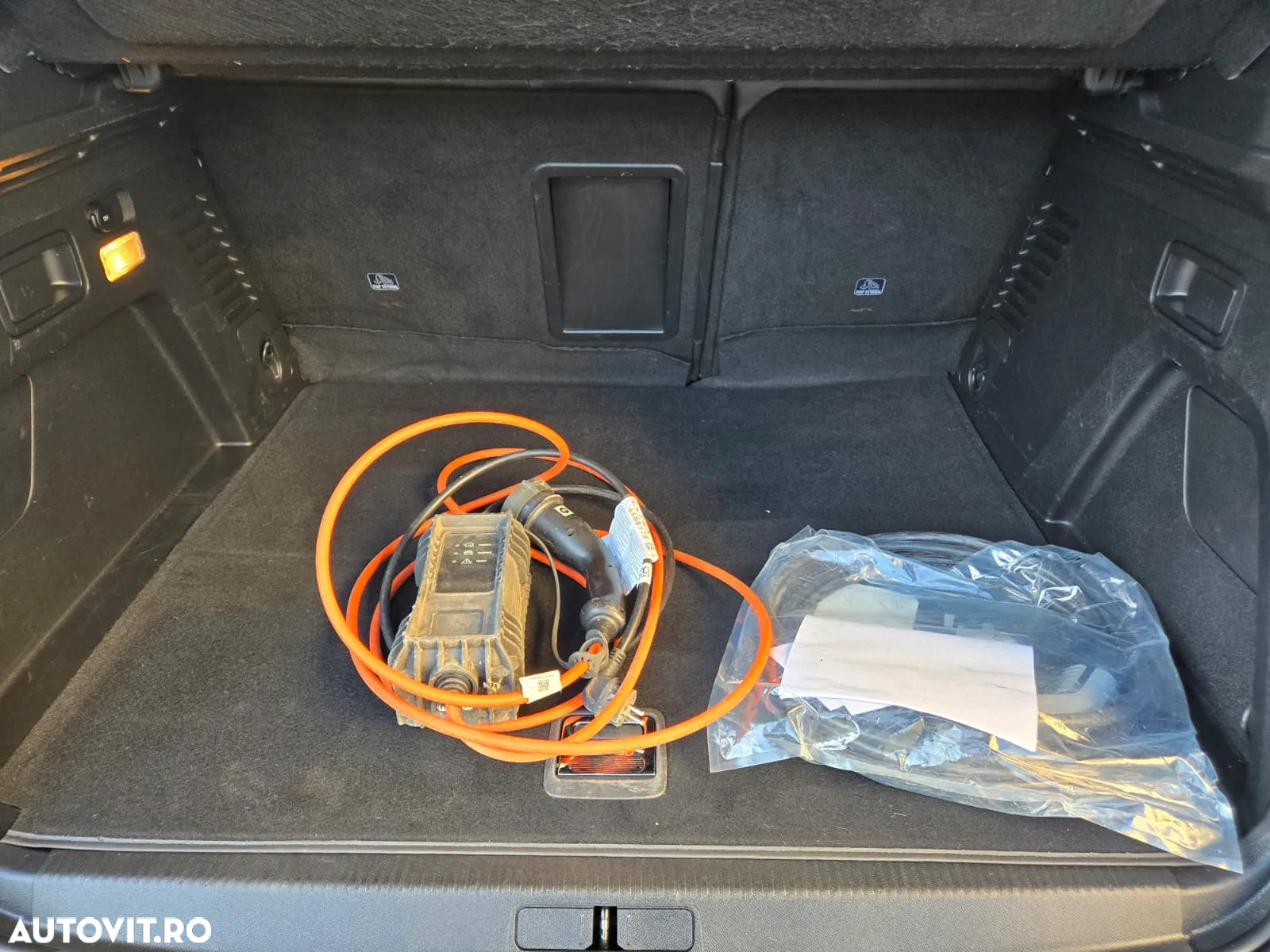 Peugeot 3008 Hybrid4 300 e-EAT8 GT Pack - 8