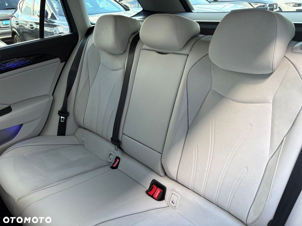 Volkswagen Passat Variant - 14