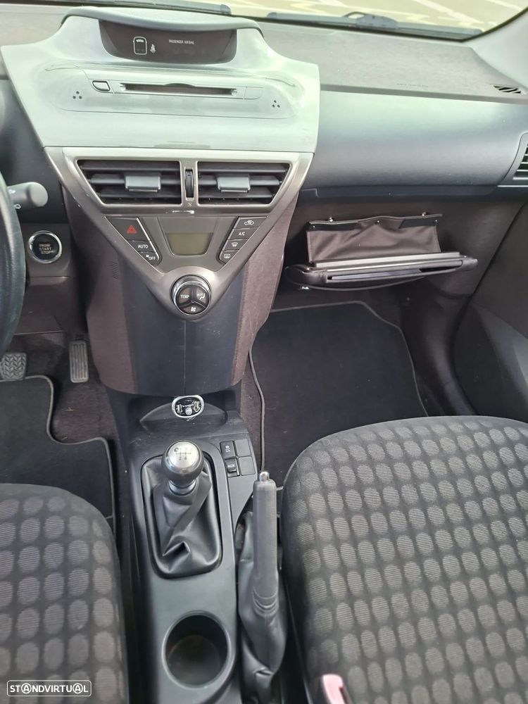 Toyota iQ 1.0 VVT-i - 2