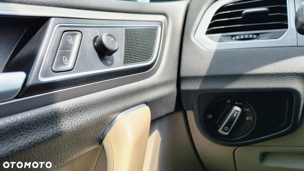Volkswagen Golf Sportsvan - 36
