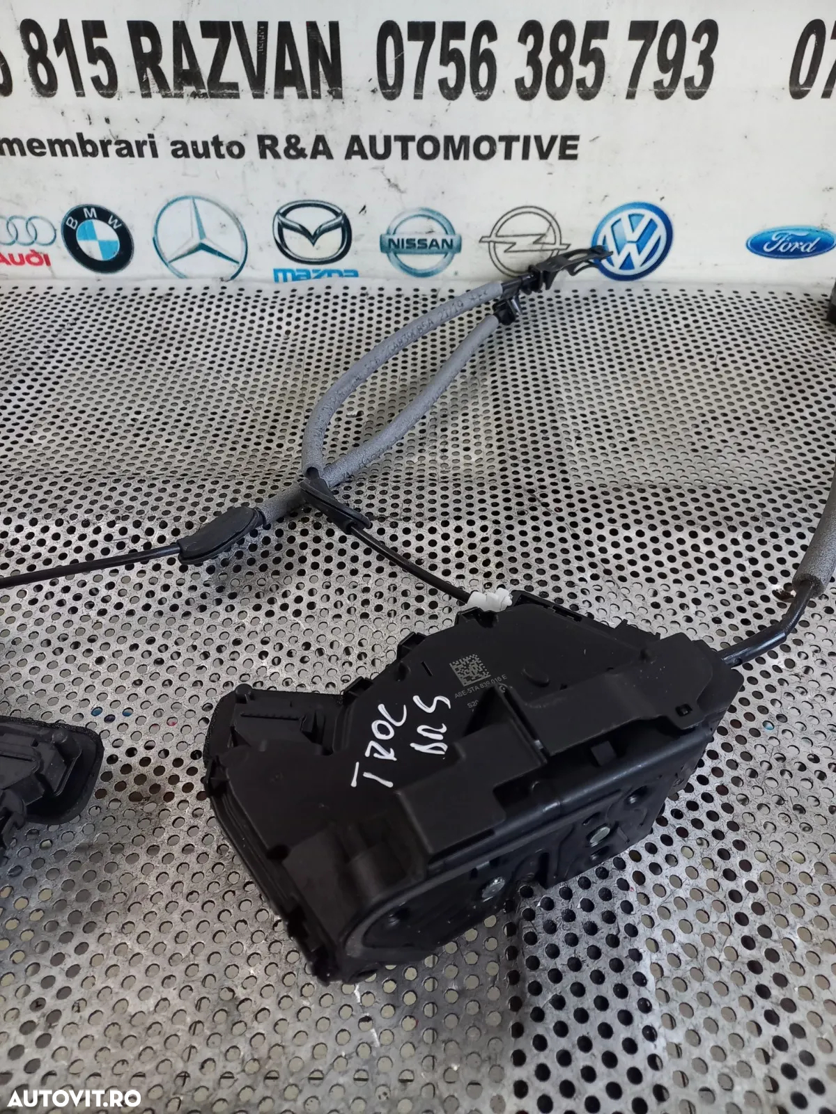 Broasca Blocator Incuietoare Usa Spate Vw T-Roc Passat B8 Touran Golf 7 Skoda Seat Ateca Cod 5TAE 5 - 5