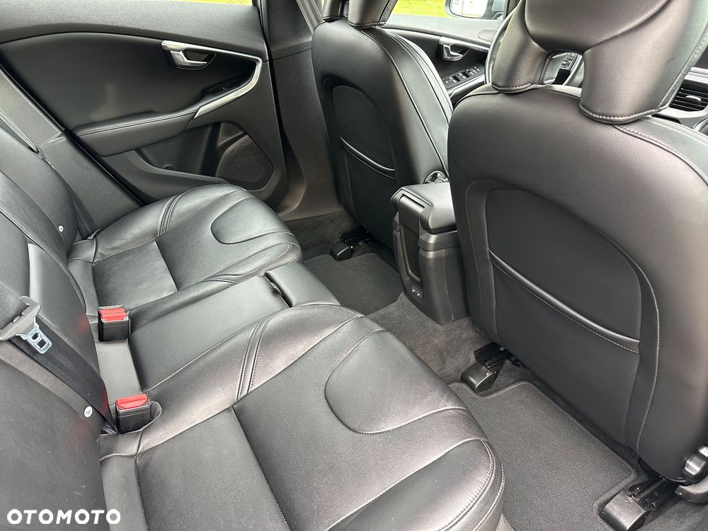 Volvo V40 D2 Momentum - 18