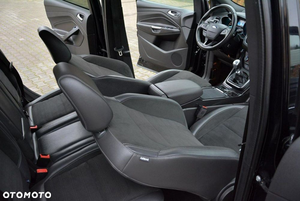 Ford Kuga 1.5 EcoBoost 2x4 ST-Line - 18