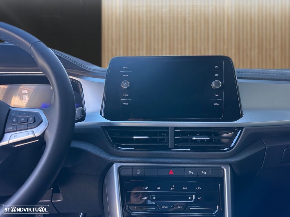 VW T-Roc 1.0 TSI - 12