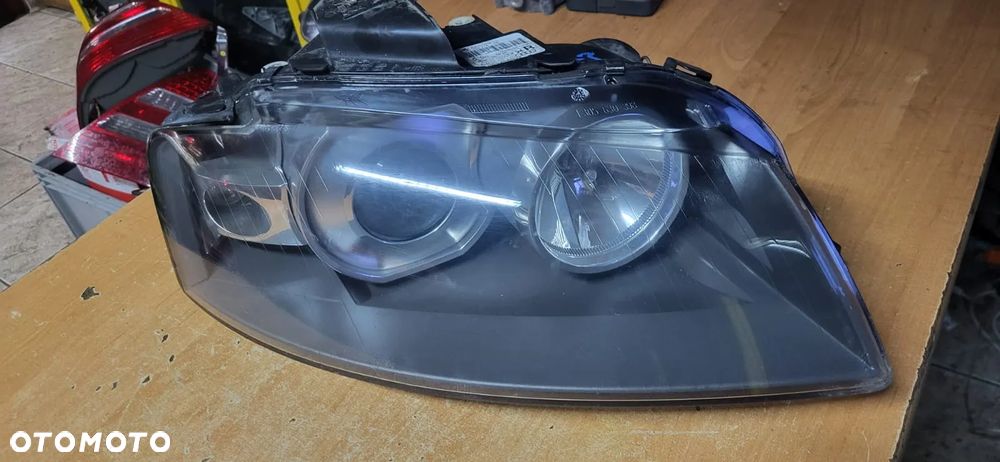 Audi A3 przednia prawa lampa xenon Reflektor 8P0941030M