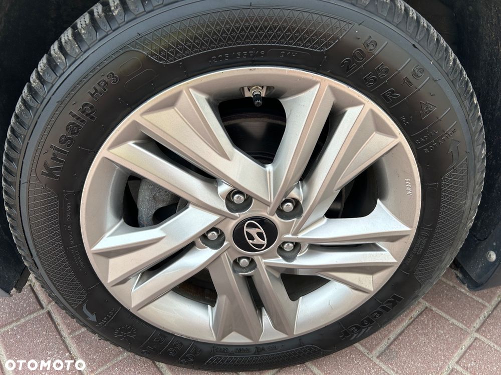 Hyundai Elantra 1.6 Premium - 24