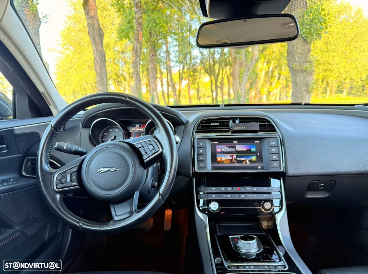 Jaguar XE 2.0 D Prestige Aut. - 13