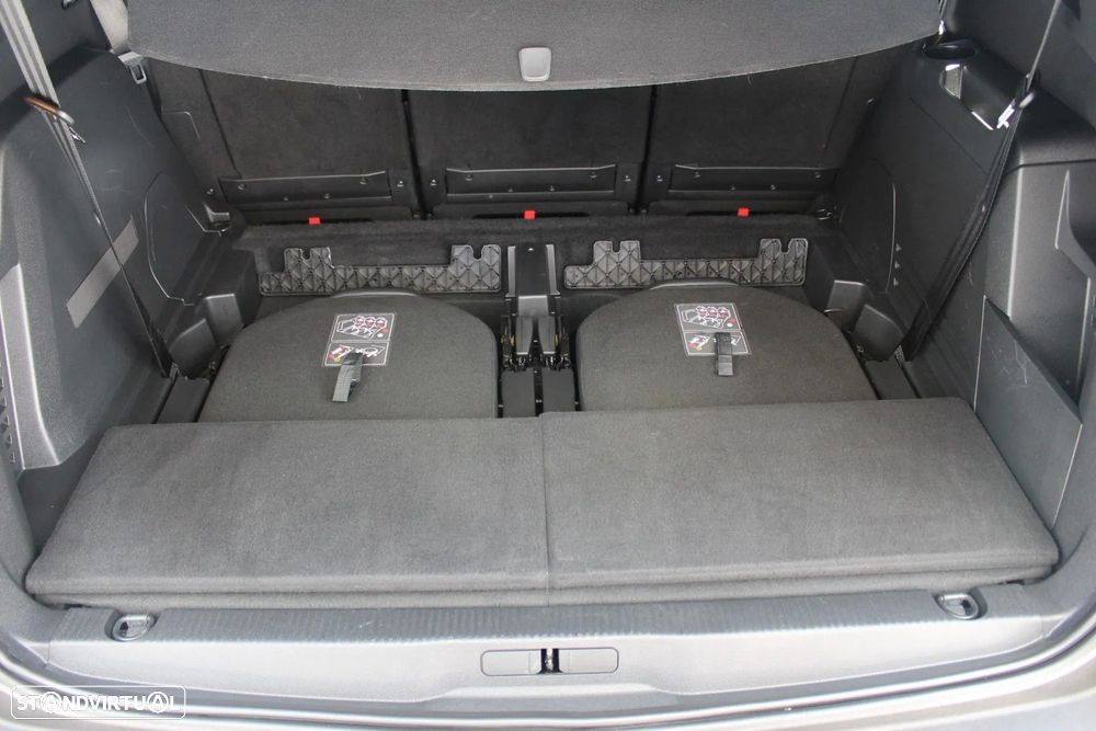 Peugeot 5008 1.5 BlueHDi Allure Pack EAT8 - 21