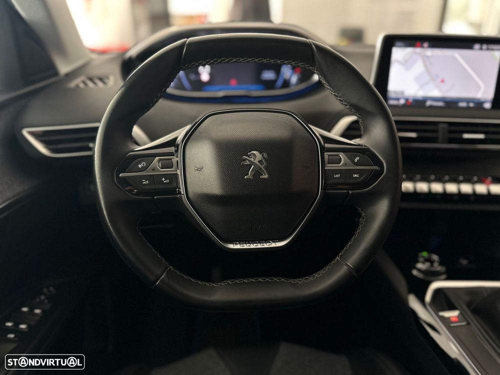 Peugeot 3008 1.2 PureTech Allure - 32