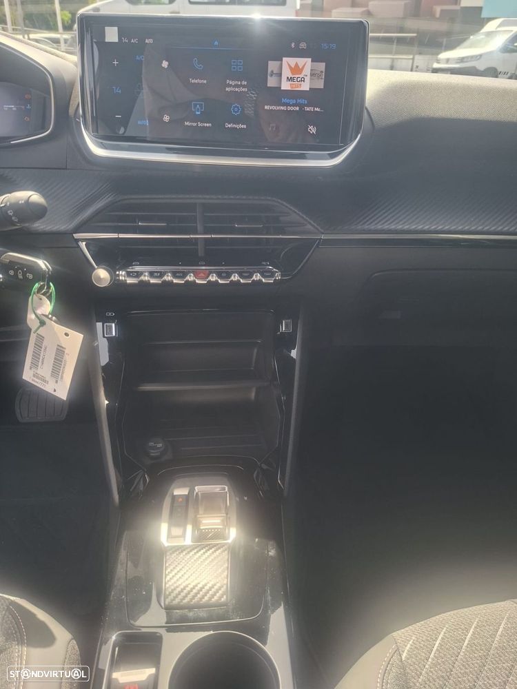 Peugeot 2008 1.2 Hybrid Allure e-DCS6 - 11