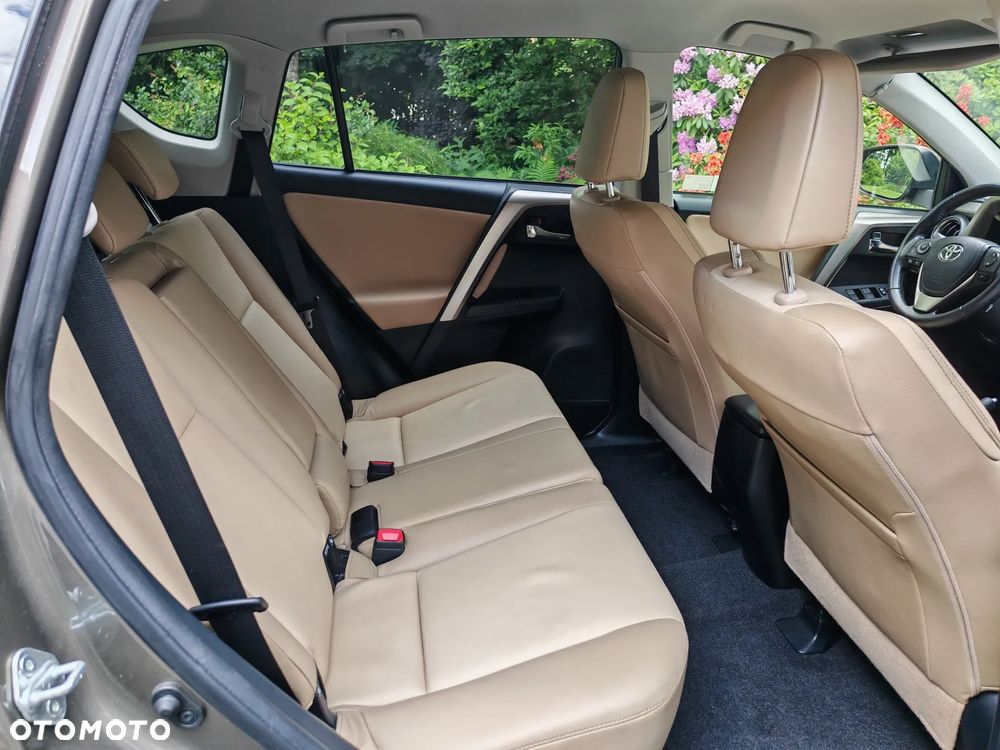 Toyota RAV4 - 5