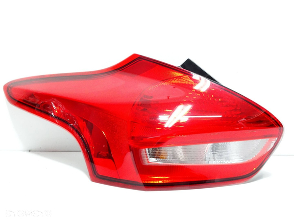FORD FOCUS MK3 HB LIFT 14-16 - LAMPA LEWY TYŁ