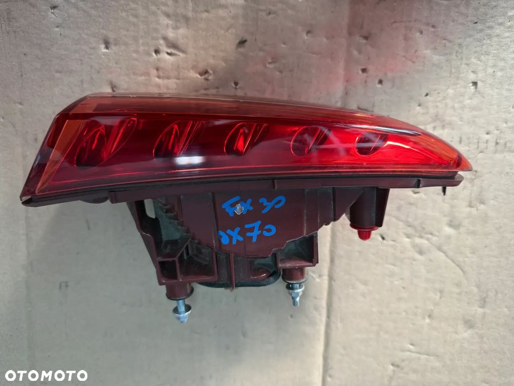 Reflektor / lampa tylna  klapa Infinity fx30 - lewy tył - oryginalna - 2