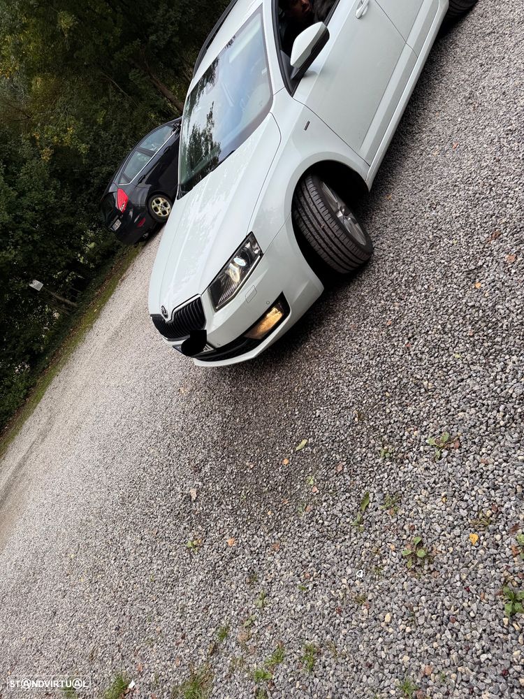 Skoda Octavia Break 1.6 TDi Ambition DSG - 1