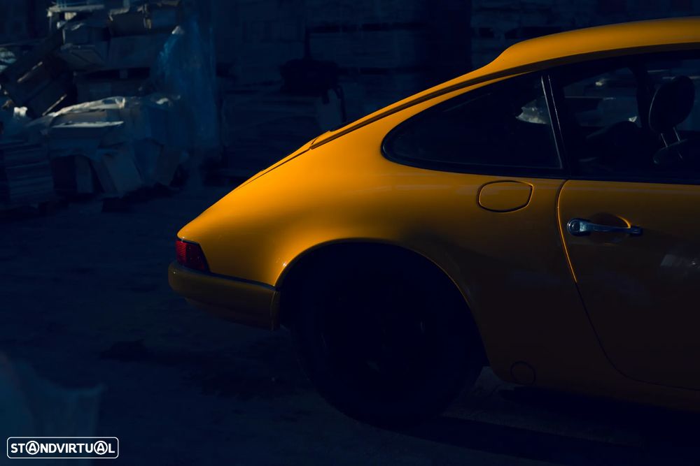 Porsche 911 Série F - 10
