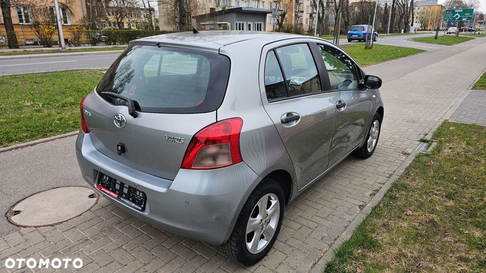 Toyota Yaris 1.0 VVT-i Luna - 3
