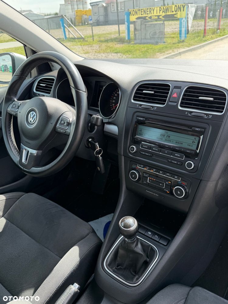 Volkswagen Golf - 6