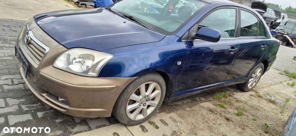 Toyota Avensis T25 przedlift 2,0 D4D 85kW 116KM 2004r sedan kolor 8P4 - 5