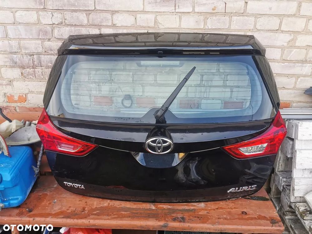 TOYOTA AURIS II 5D HB KLAPA BAGAŻNIKA KOMPLETNA TYŁ CZARNA WYSYŁKA