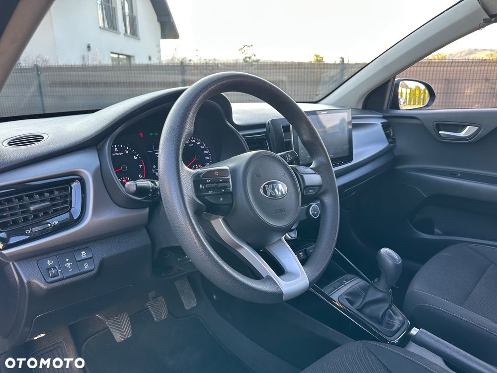 Kia Rio 1.4 L - 5