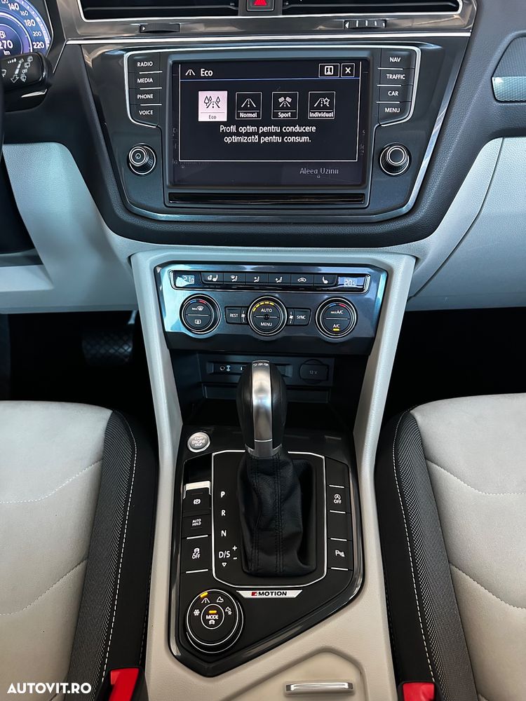 Volkswagen Tiguan 2.0 TDI SCR 4MOTION (BlueMotion Techn.) DSG Highline - 38
