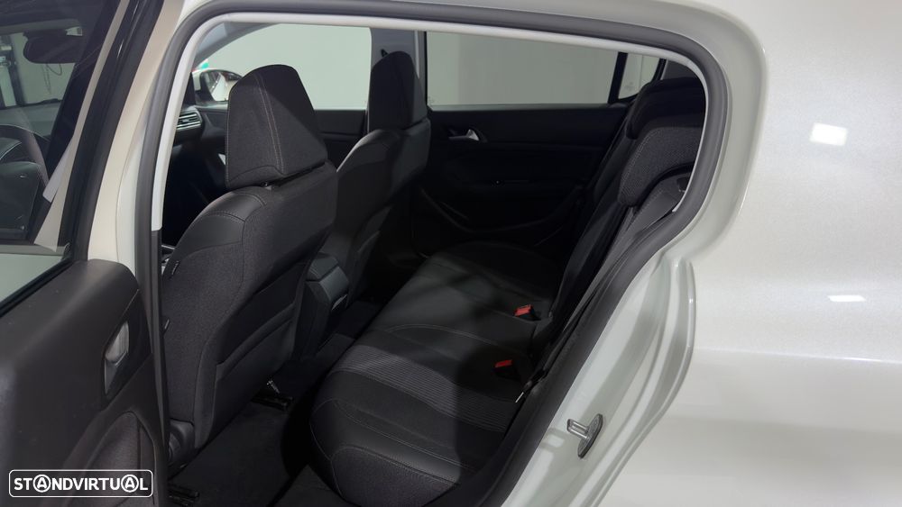 Peugeot 308 PureTech 130 Allure Pack - 11