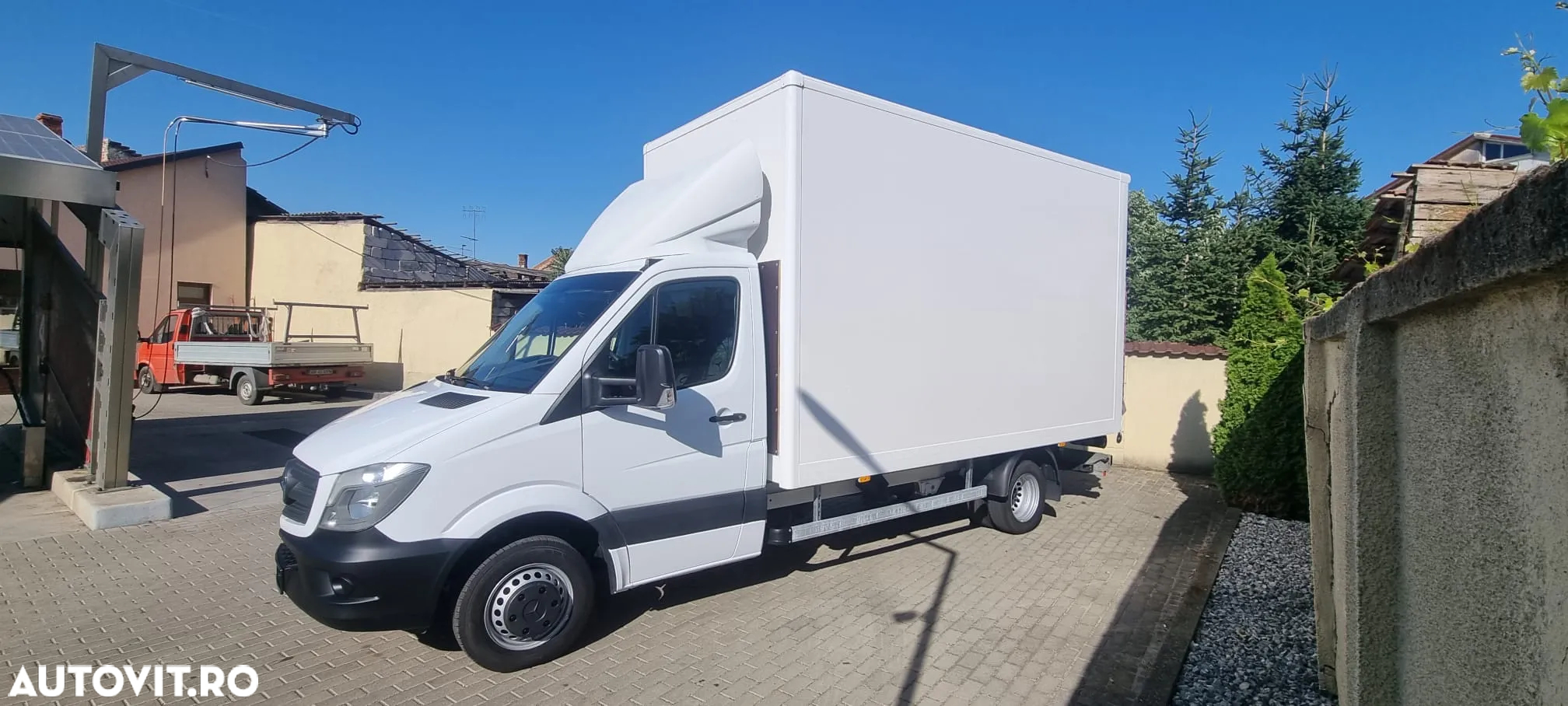 Mercedes-Benz Sprinter - 11
