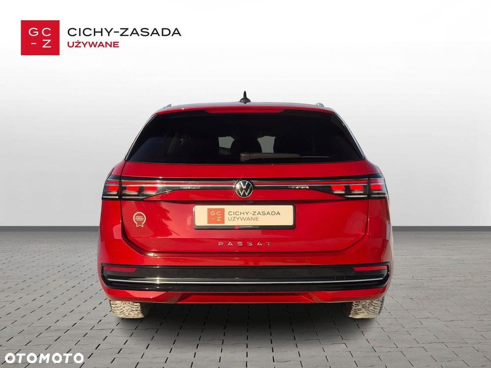 Volkswagen Passat Variant 2.0 TDI EVO Elegance DSG - 4