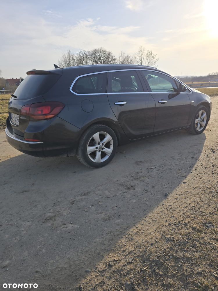 Opel Astra 2.0 CDTI DPF SportsTourer Edition - 5