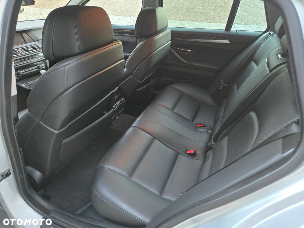 BMW Seria 5 530d xDrive Sport-Aut Luxury Line - 15