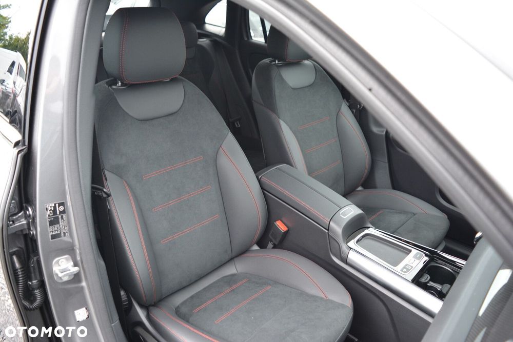 Mercedes-Benz GLA 200 AMG Line - 24